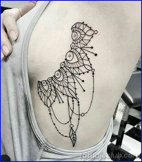 tatuajes debajo del pecho para mujer|35 Ideas de tatuajes debajo del pecho para mujeres